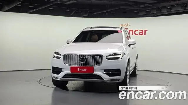 Volvo XC90 2019 — ფოტო 3/20