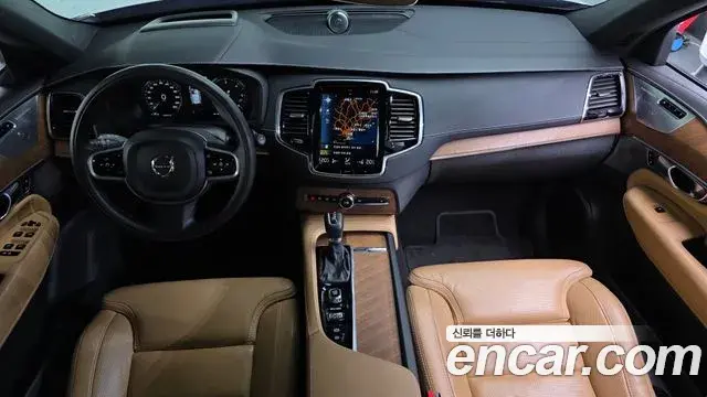 Volvo XC90 2019 — ფოტო 8/20