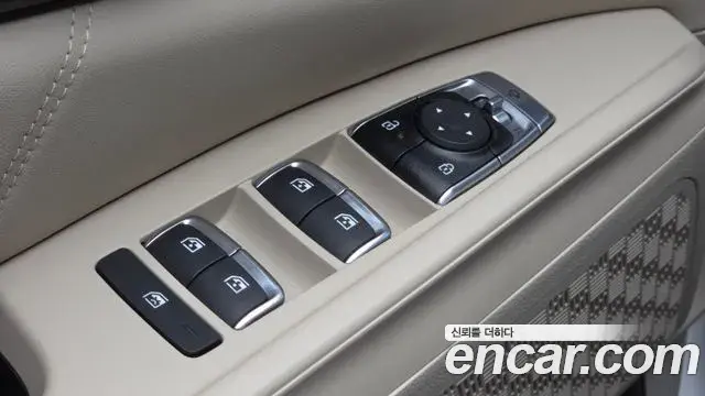 Kia Carnival 2025 — Şəkil 19/35