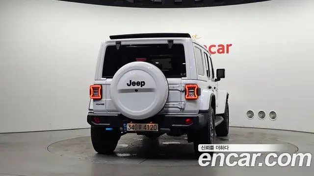 Jeep Wrangler 2022 — Şəkil 16/34