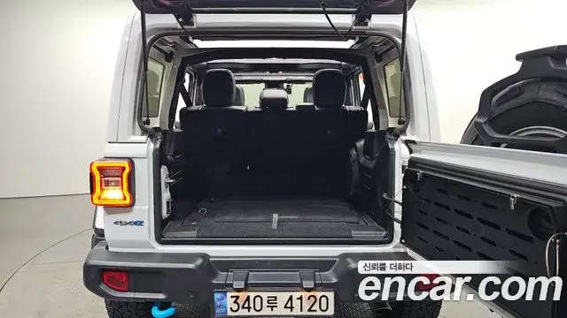 Jeep Wrangler 2022 — Şəkil 19/34