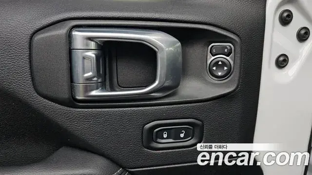 Jeep Wrangler 2022 — Şəkil 12/34