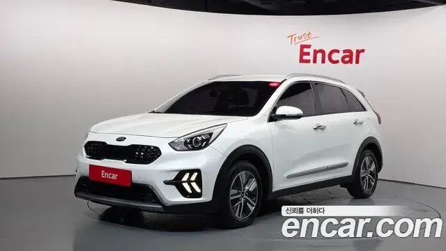 Kia Niro 2020 — Фото 1/20