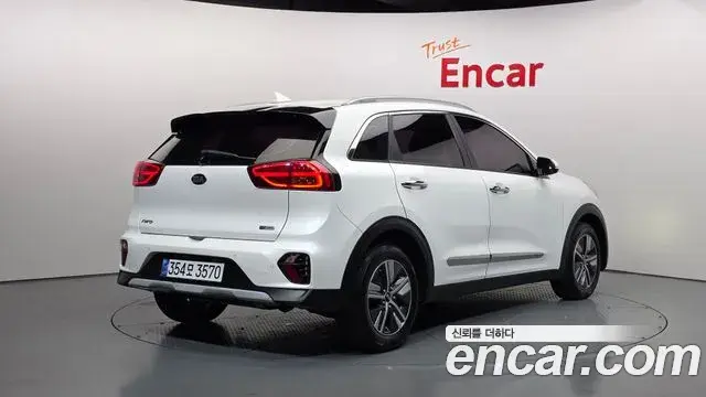 Kia Niro 2020 — Фото 2/20