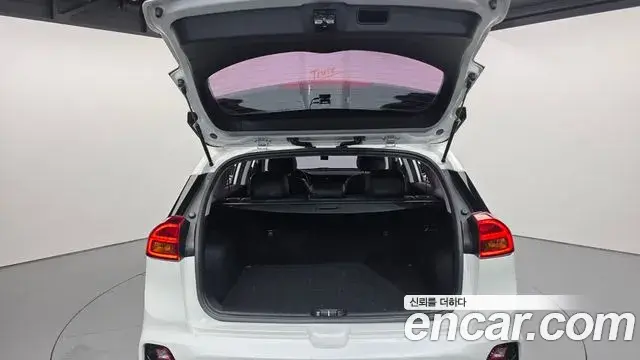 Kia Niro 2020 — Фото 20/20