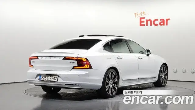Volvo S90 2022 — Фото 2/20