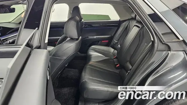 Hyundai Grandeur Hybrid 2023 — ფოტო 32/34