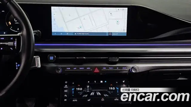 Hyundai Grandeur Hybrid 2023 — ფოტო 21/34