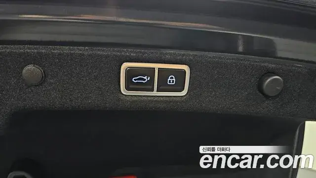 Hyundai Grandeur Hybrid 2023 — ფოტო 17/34