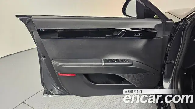 Hyundai Grandeur Hybrid 2023 — ფოტო 14/34