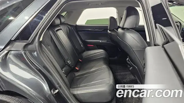Hyundai Grandeur Hybrid 2023 — ფოტო 25/34