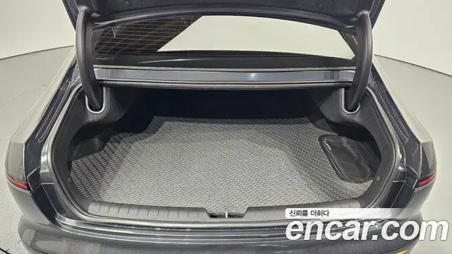 Hyundai Grandeur Hybrid 2023 — ფოტო 28/34