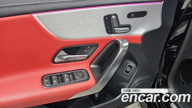 Mercedes-Benz CLA-Class 2021 — Фото 15/20