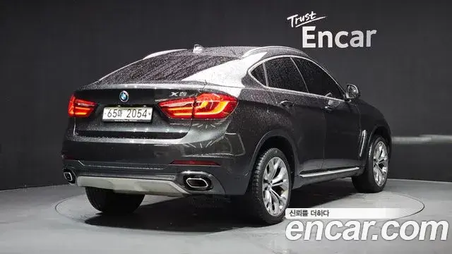 BMW X6 2018 — ფოტო 27/32