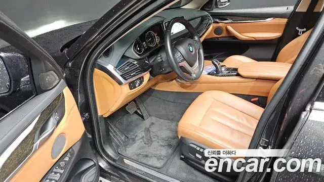 BMW X6 2018 — ფოტო 31/32