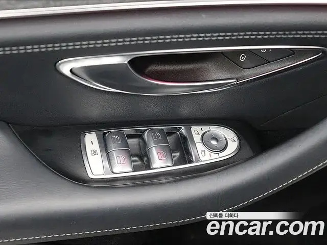 Mercedes-Benz CLS-Class 2020 — Photo 18/20