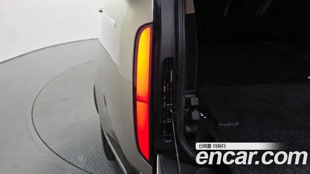 Land Rover Range Rover 2025 — ფოტო 8/20