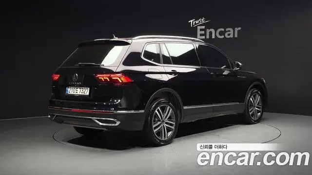 Volkswagen Tiguan Allspace 2022 — Photo 12/20