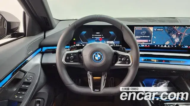 BMW 5 Series 2025 — Photo 24/33