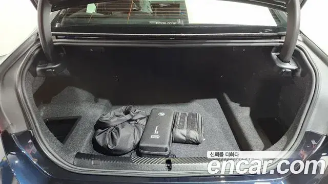 BMW 5 Series 2025 — Photo 17/33