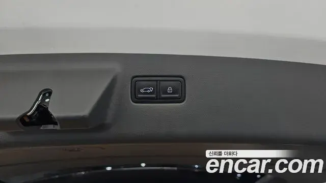 Hyundai Santa Fe 2024 — Şəkil 27/32