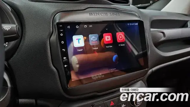 Jeep Renegade 2023 — ფოტო 20/32