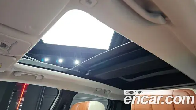 Jeep Renegade 2023 — ფოტო 31/32