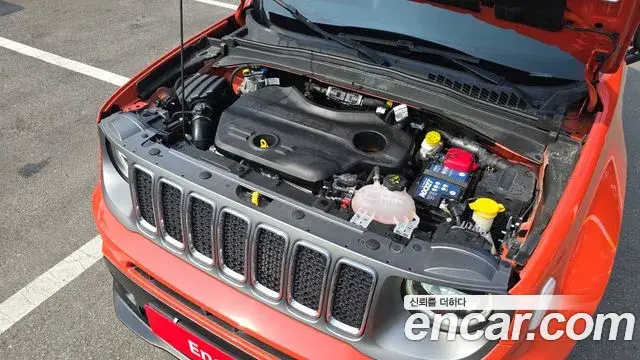 Jeep Renegade 2019 — ფოტო 26/34