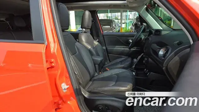 Jeep Renegade 2019 — ფოტო 20/34
