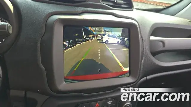 Jeep Renegade 2019 — ფოტო 18/34