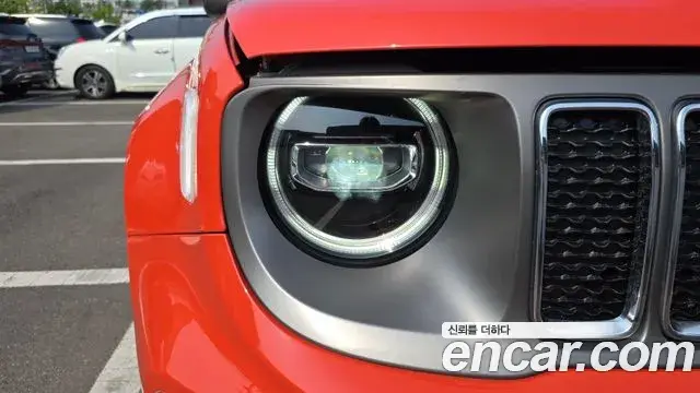 Jeep Renegade 2019 — ფოტო 17/34