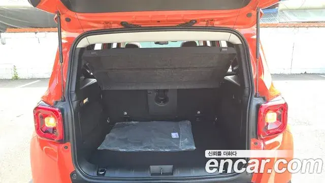 Jeep Renegade 2019 — ფოტო 15/34