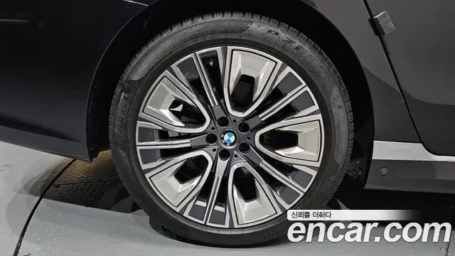 BMW 7 Series 2023 — ფოტო 12/49