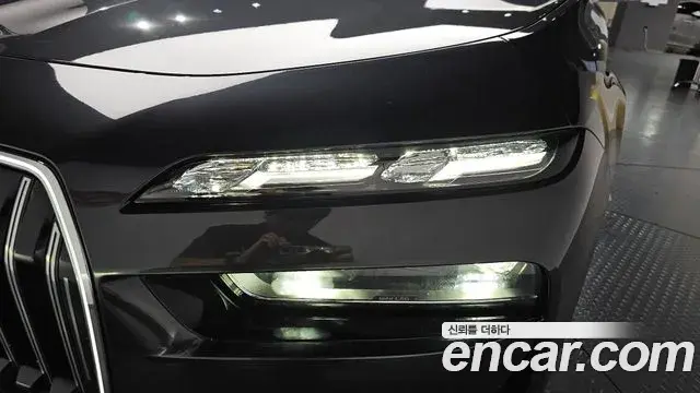 BMW 7 Series 2023 — ფოტო 23/49