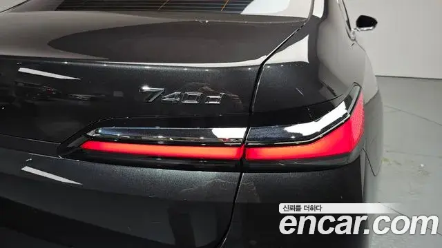 BMW 7 Series 2023 — ფოტო 16/49
