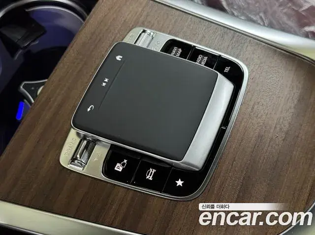 Mercedes-Benz G-Class 2026 — Photo 20/20