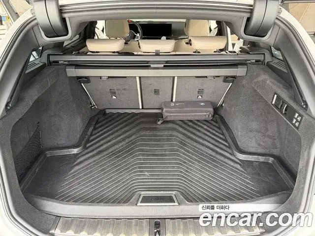 BMW 3 Series 2025 — ფოტო 12/18