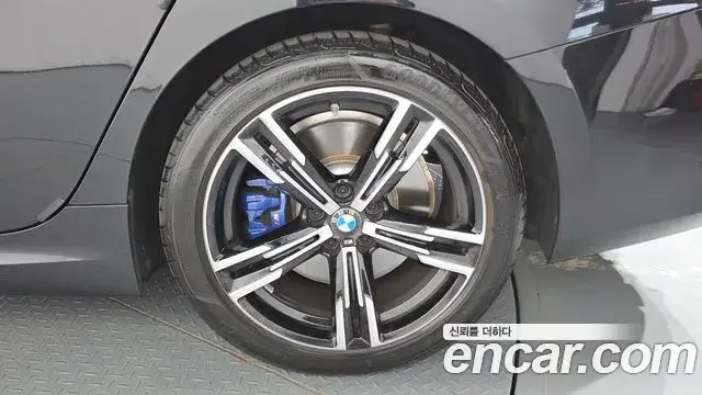 BMW 3 Series 2024 — Photo 22/36