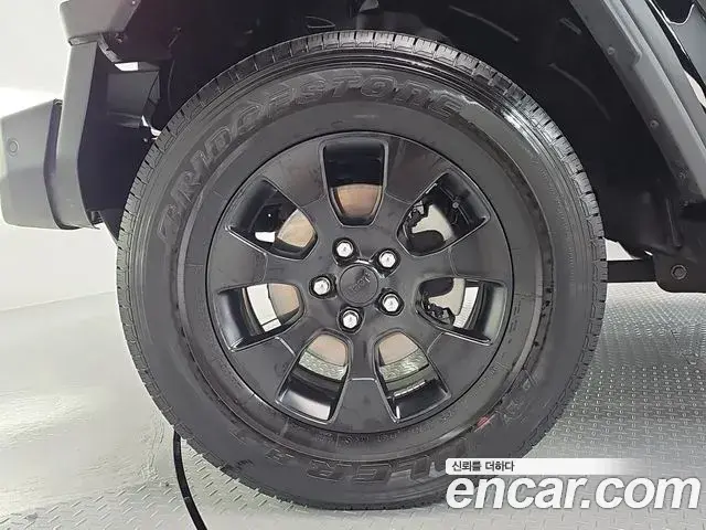 Jeep Wrangler 2023 — Şəkil 20/20