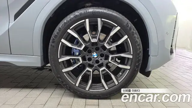 BMW X6 2025 — ფოტო 28/32
