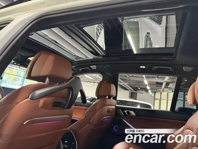 BMW X7 2023 — ფოტო 12/16