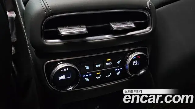 Genesis GV80 2021 — ფოტო 21/33