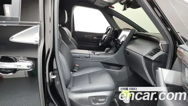 Toyota Alphard 2025 — Şəkil 29/34