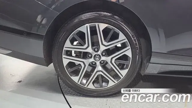 Hyundai Grandeur Hybrid 2023 — ფოტო 29/35