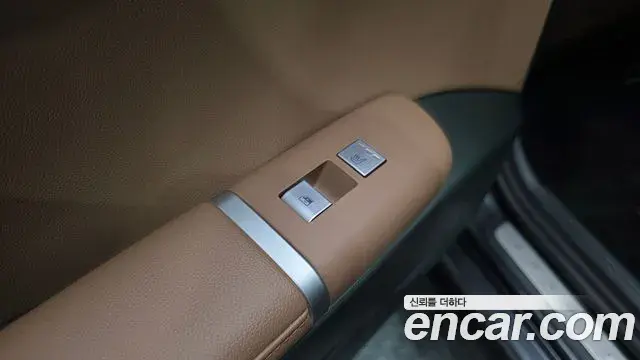 Hyundai Grandeur Hybrid 2023 — ფოტო 8/35