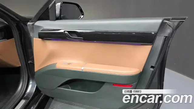 Hyundai Grandeur Hybrid 2023 — ფოტო 2/35