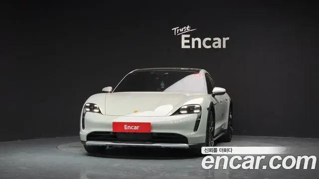 Porsche Taycan 2022 — Photo 26/36