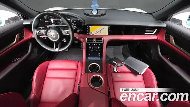 Porsche Taycan 2022 — Photo 33/36