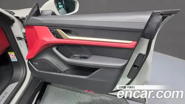 Porsche Taycan 2022 — Photo 11/36