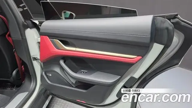 Porsche Taycan 2022 — Photo 27/36